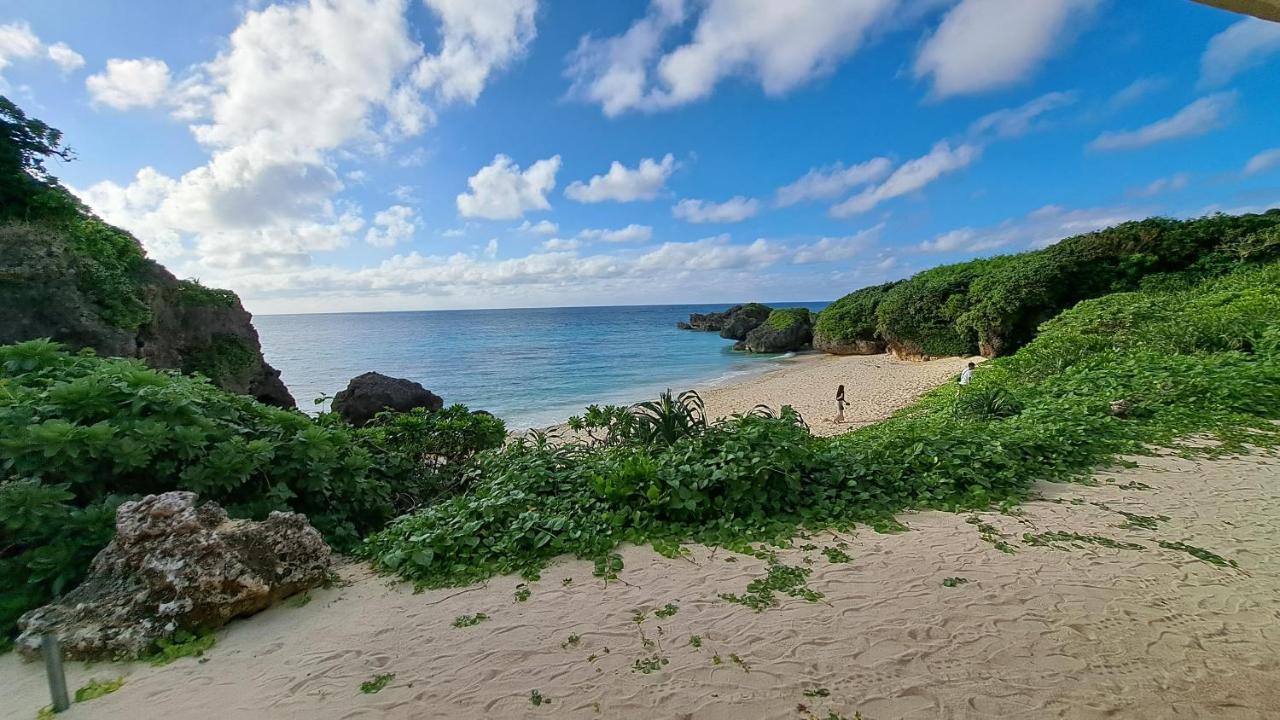 Aroha: Beachfront Retreat Near Yabiji Coral Reef Holiday home *